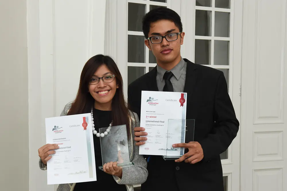 The team from the Philippines, Christine Darla Bautista and Marco del Valle, won the second prize 