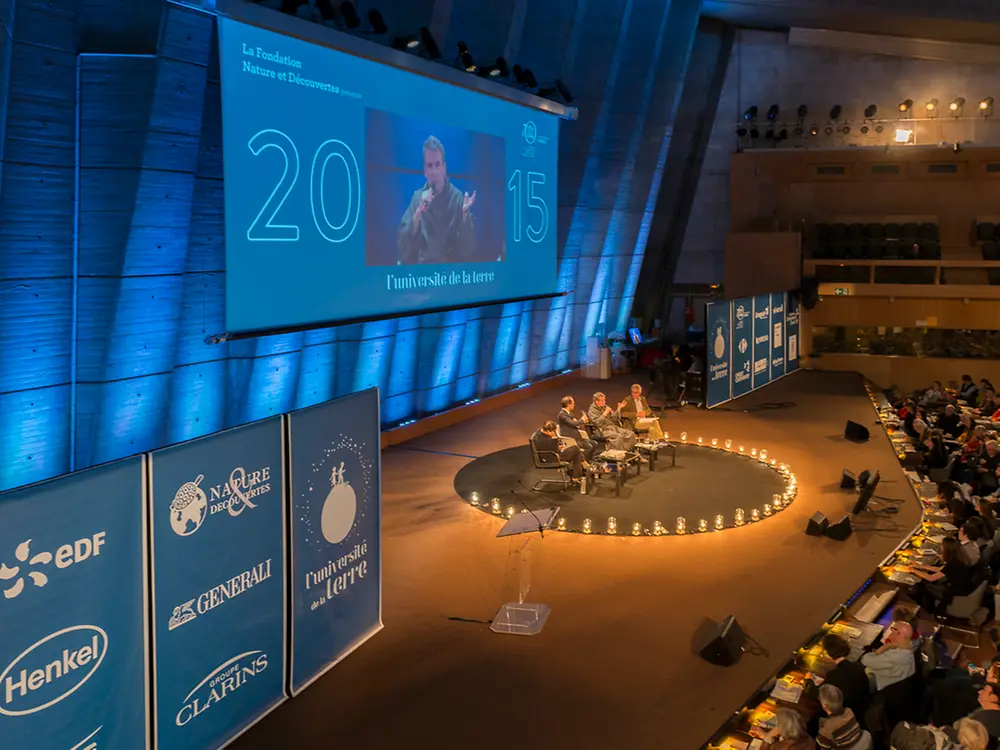 Une conférence à l’Université de la Terre à l’Unesco