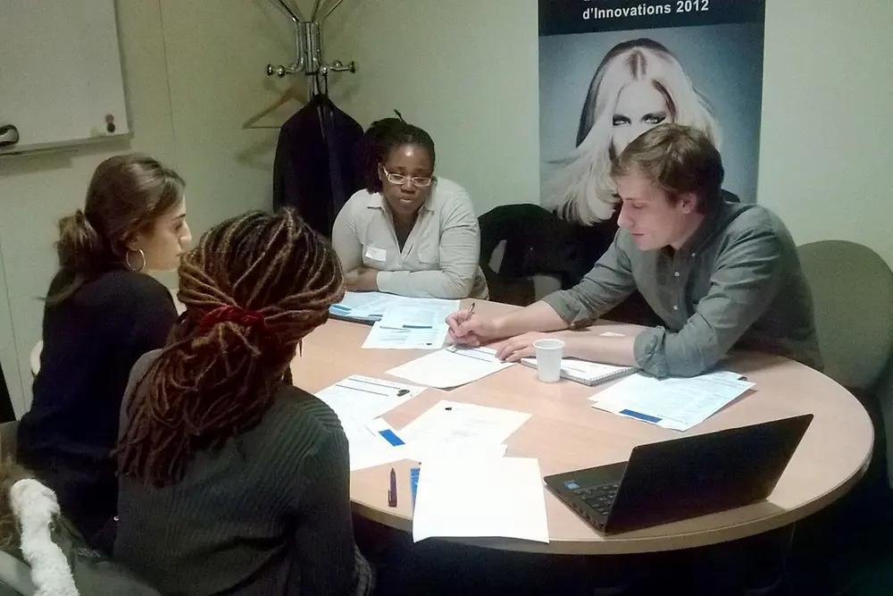 Les managers coachent les étudiants
