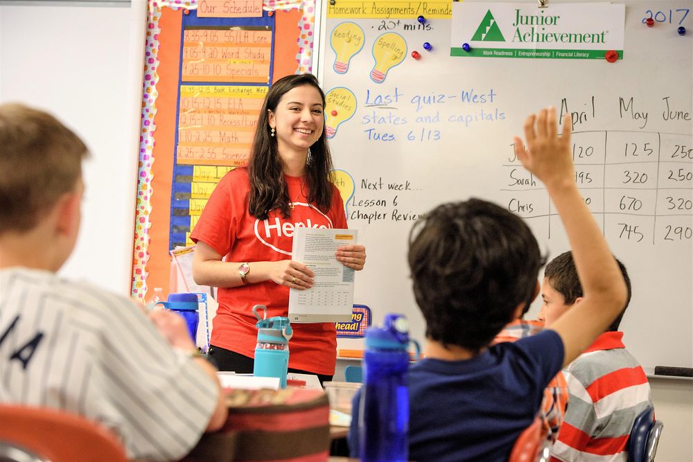 As a mentor for Junior Achievement, Henkel’s Ornella Tempo leads an activity for fourth graders at West Hill Elementary School.