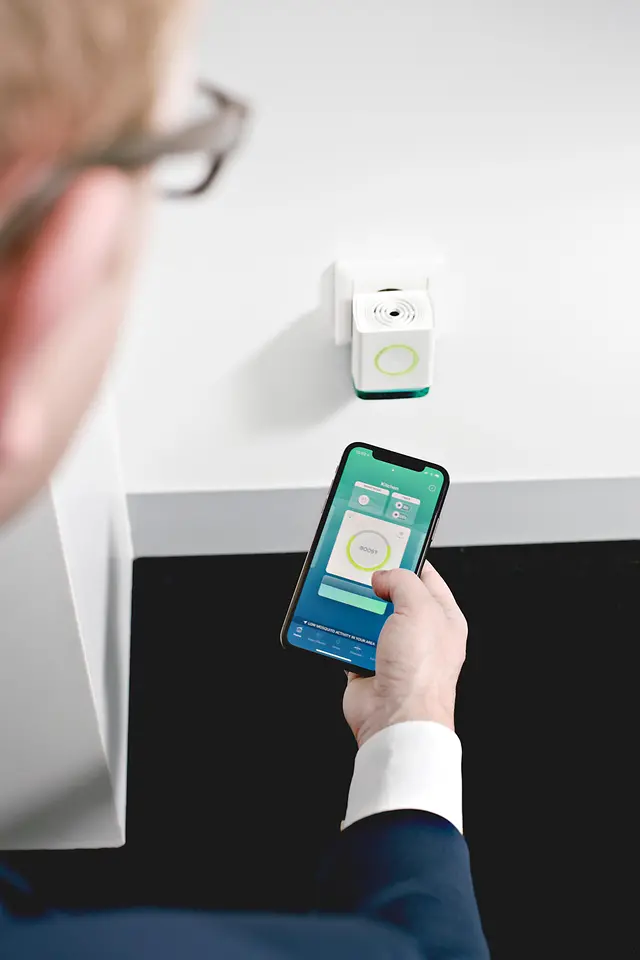 L'application " HomeControl " permet ensuite aux utilisateurs, où qu'ils soient, de protéger leur domicile des moustiques.